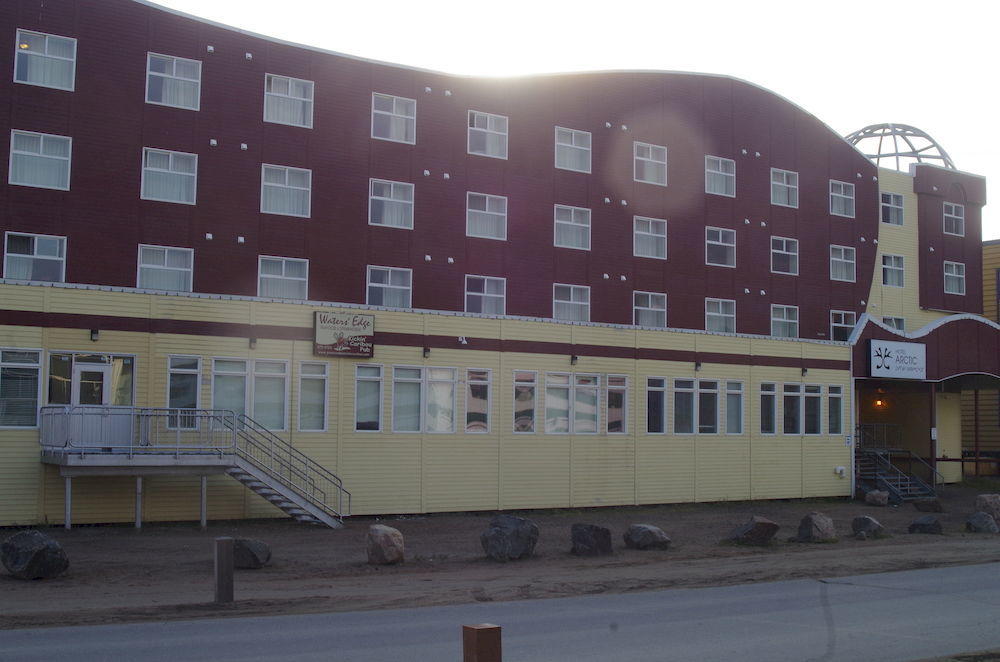 Hotel Arctic Iqaluit ภายนอก รูปภาพ